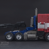 Optimus Prime Studio Series 38 Preview 03