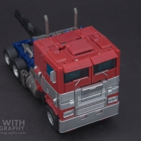 Optimus Prime Studio Series 38 Preview 06