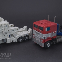 Optimus Prime Studio Series 38 Preview 12