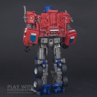 Optimus Prime Studio Series 38 Preview 17